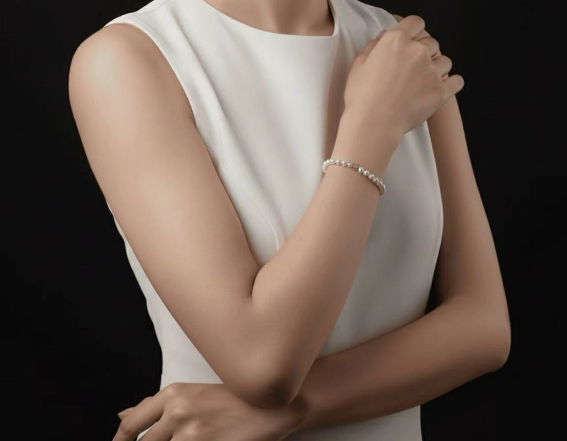 R3 パールブレスレット ゴールドカラー 着用イメージ