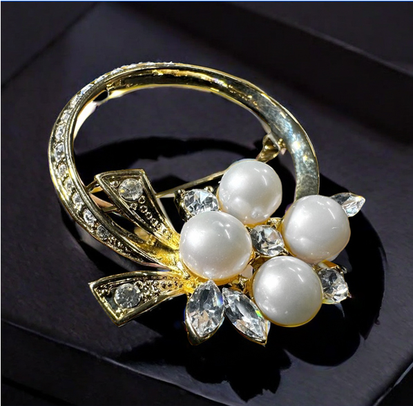 Pearl Necklace Image 1